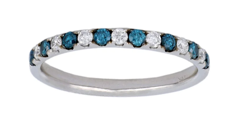 Blue Diamond Ladies Ring (Blue Diamond 0.24 cts. White Diamond 0.18 cts.)