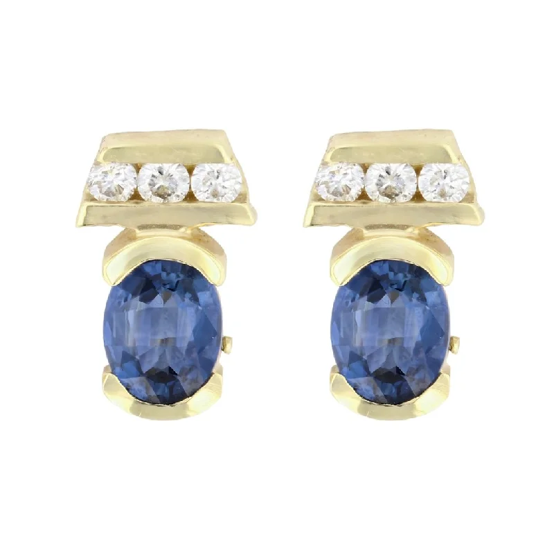 Blue Sapphire Earrings (Blue Sapphire 3.05 cts. White Diamond 0.42 cts. )