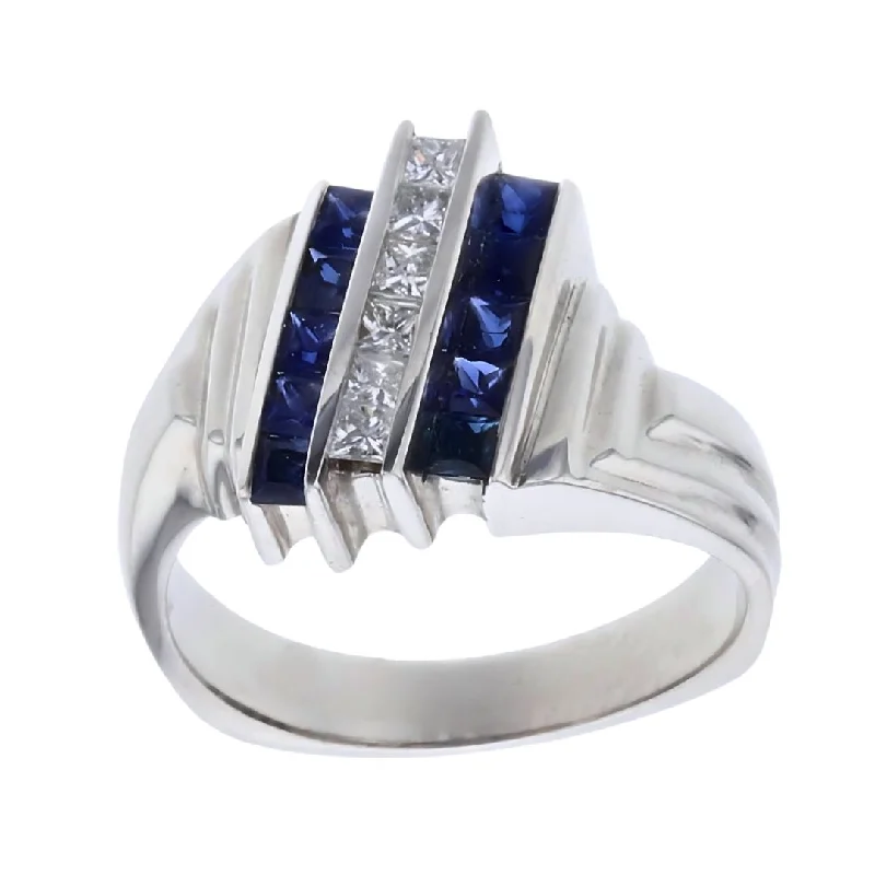 Blue Sapphire Ring (Blue Sapphire 0.9 cts. White Diamond 0.39 cts.)