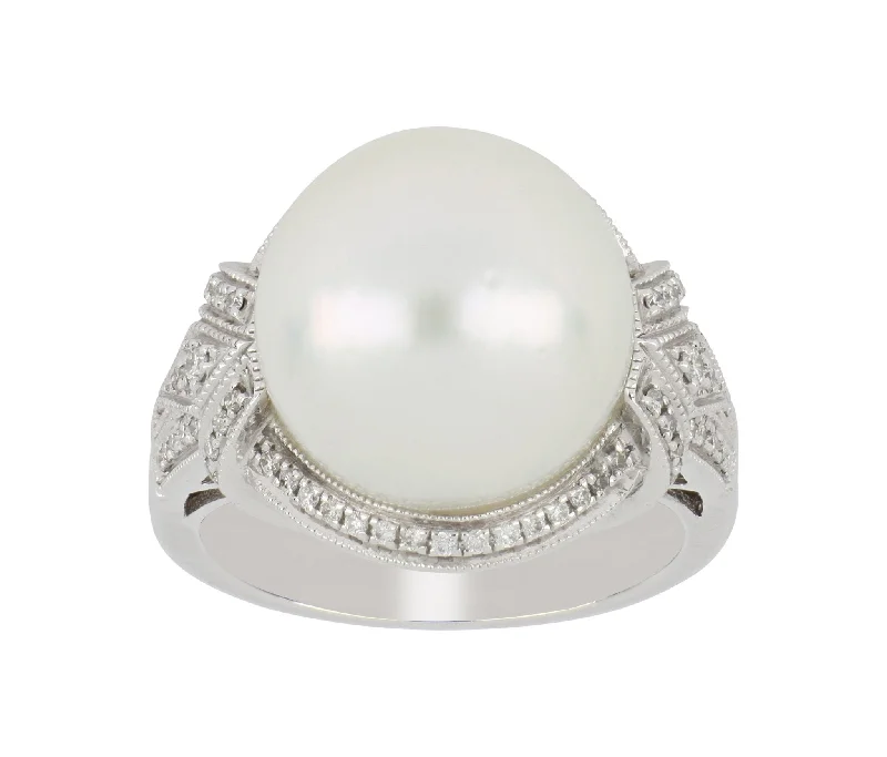 Pearl Ladies Ring (South Sea Pearl 13mm White Diamond 0.3 cts.)