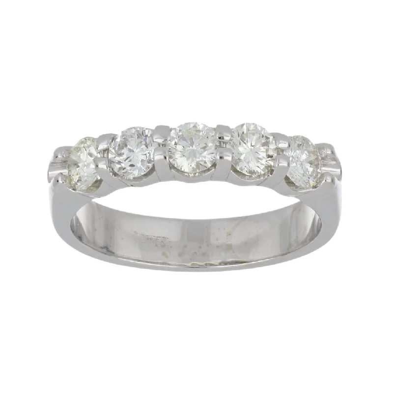 White Diamond Ring (White Diamond 0.92 cts.)