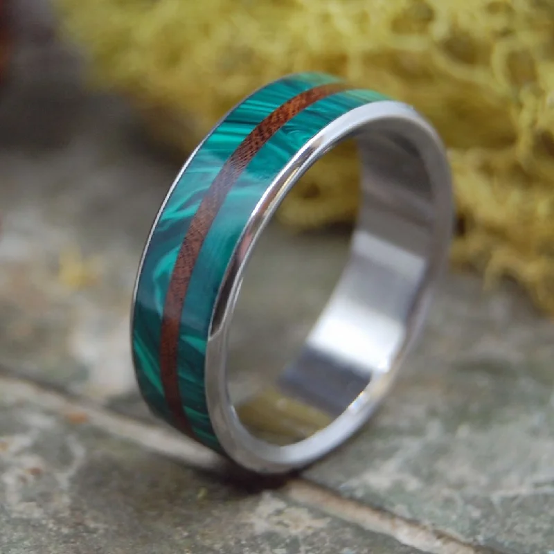 Gathering Moss | Men's Green Malachite, Desert Ironwood & Titanium Wedding Ring