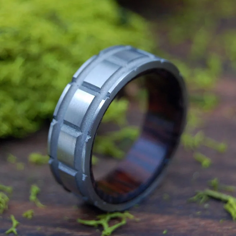 Crosscut Palm | Men's Palm Wood & Titanium Wedding Ring