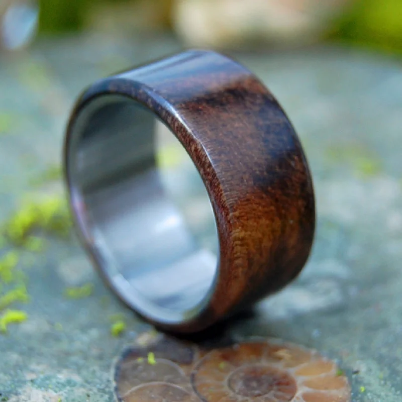 Walnut Overlay | Men's Walnut Wood & Titanium Wedding Ring